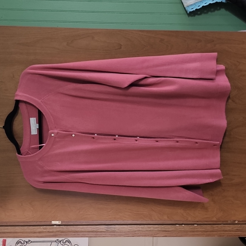 Sweater with pearl buttons
